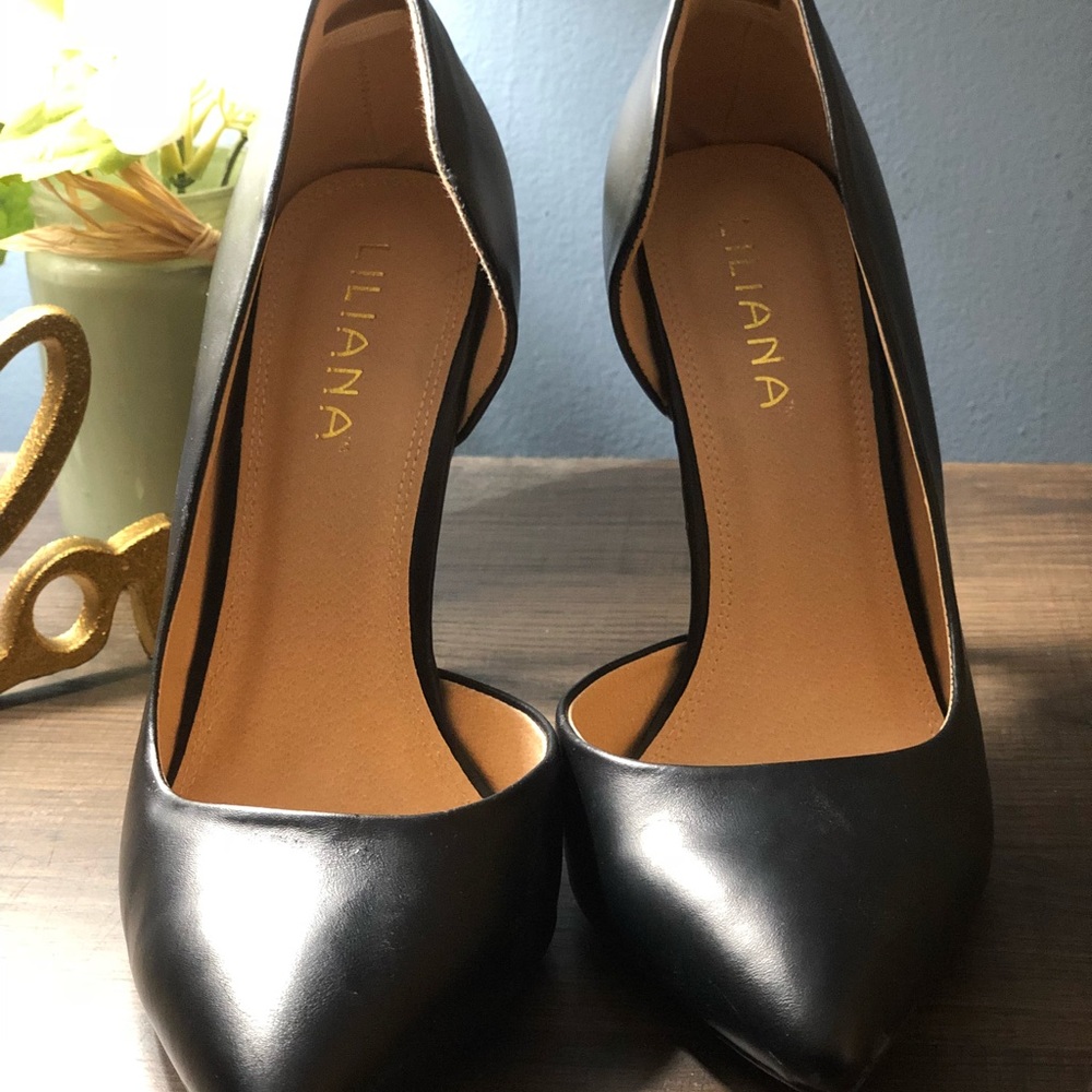 Liliana Shoe. Size 9.